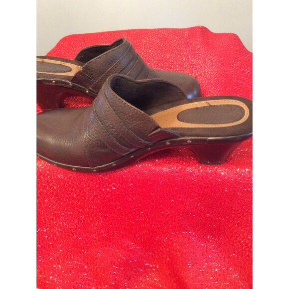 Naturalizer Size 8 Jordan Mules Clogs Leather Womens Shoe Slip On Studded - Picture 2 of 11